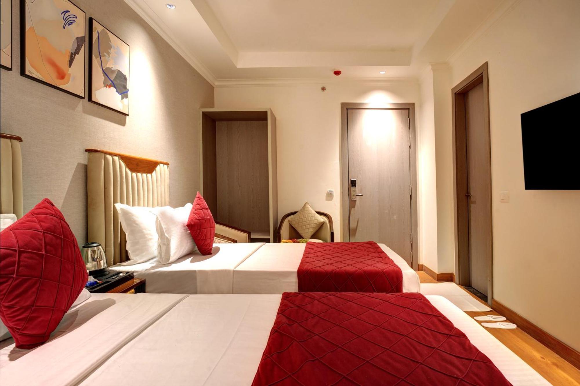 Iva Premium Delhi Airport - Free Airport Drop