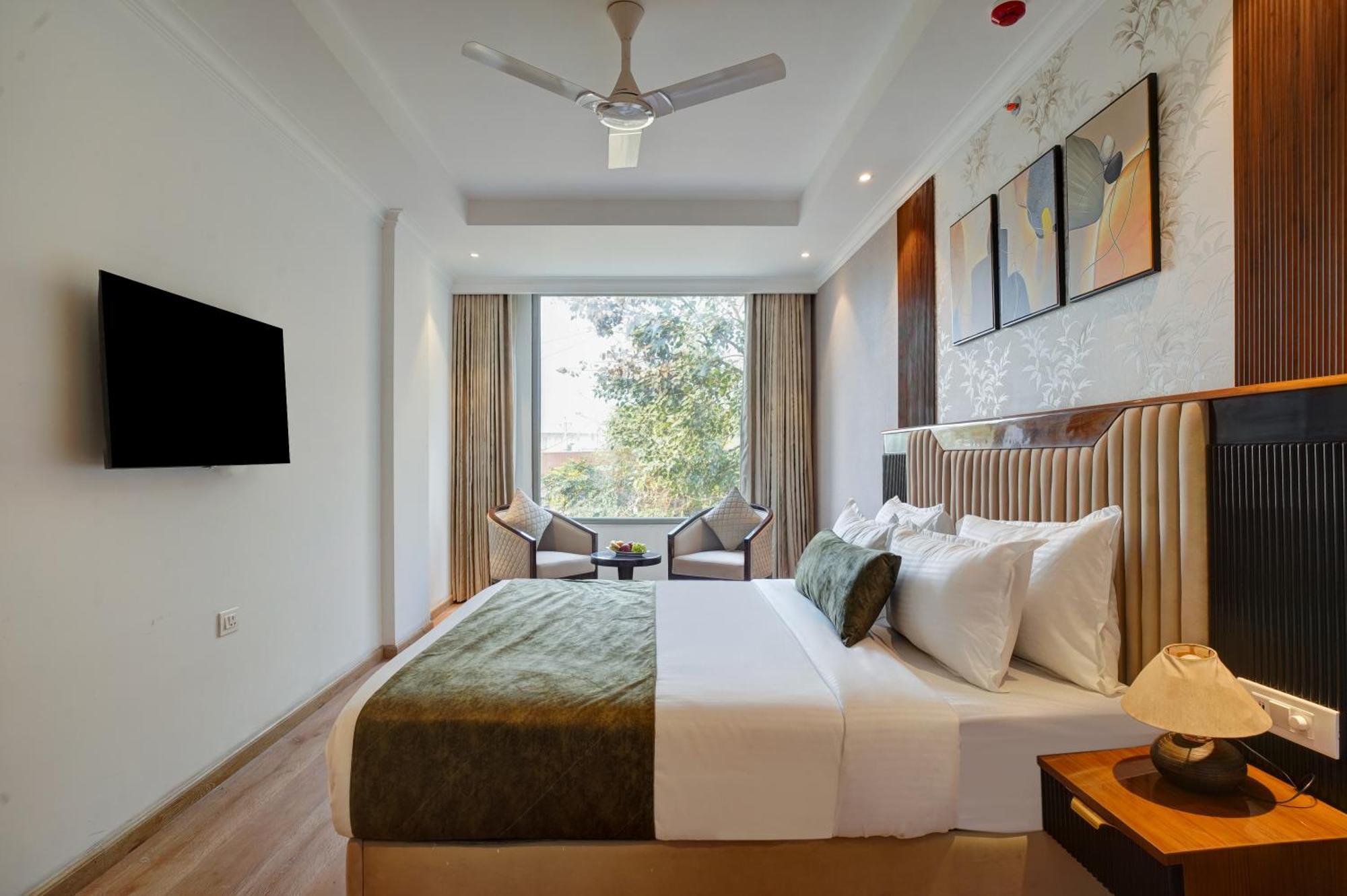 Iva Premium Delhi Airport - Free Airport Drop 4*
